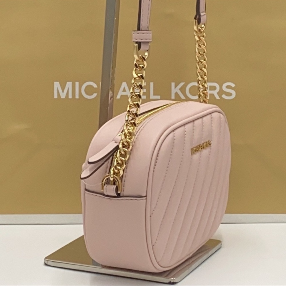MICHAEL KORS ROSE SM OVAL CAMERA XBODY POWDER BLS - Picture 2 of 15